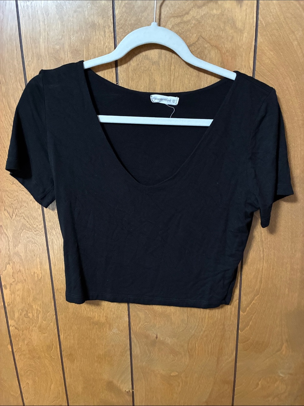 Wasabi + Mint Women’s Black V-Neck Ribbed Crop Top